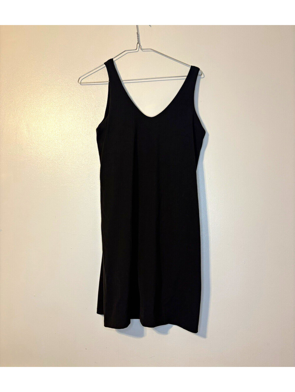 Athleta Women's Black Transcend Dress M V-Neck Sleeveless Mini Stretch Knit